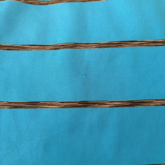 Under Armour Men’s Blue Golf Shirt - Picture 3 of 5